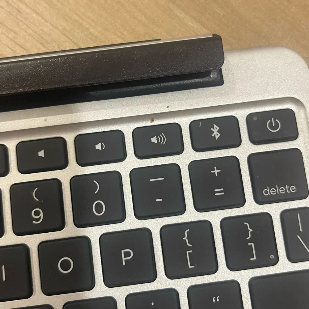Untested ZAGG Slim Book For iPad Air 2 Bluetooth Tablet Keyboard & Case